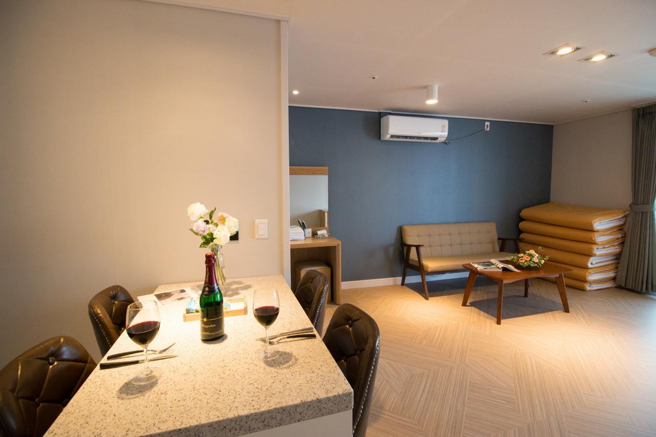 Lium Spa Hostel Yeosu Exterior foto