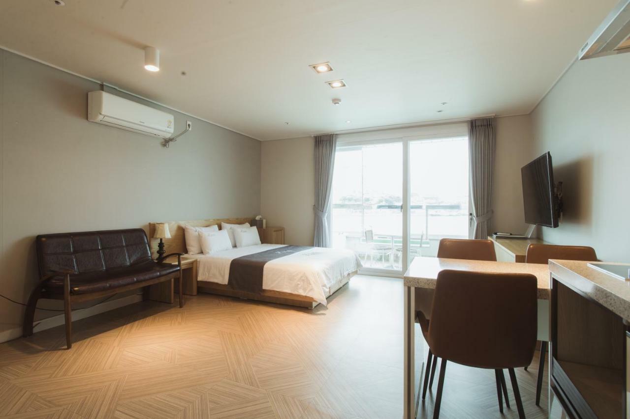 Lium Spa Hostel Yeosu Exterior foto